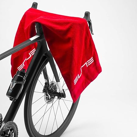 Elite turbo training towel, perfect for turbo training over the winter and even in the summer. Soft fabric and machine washable, wicks up sweat no problem at all. #towel #turbotraining #cycling #fabric