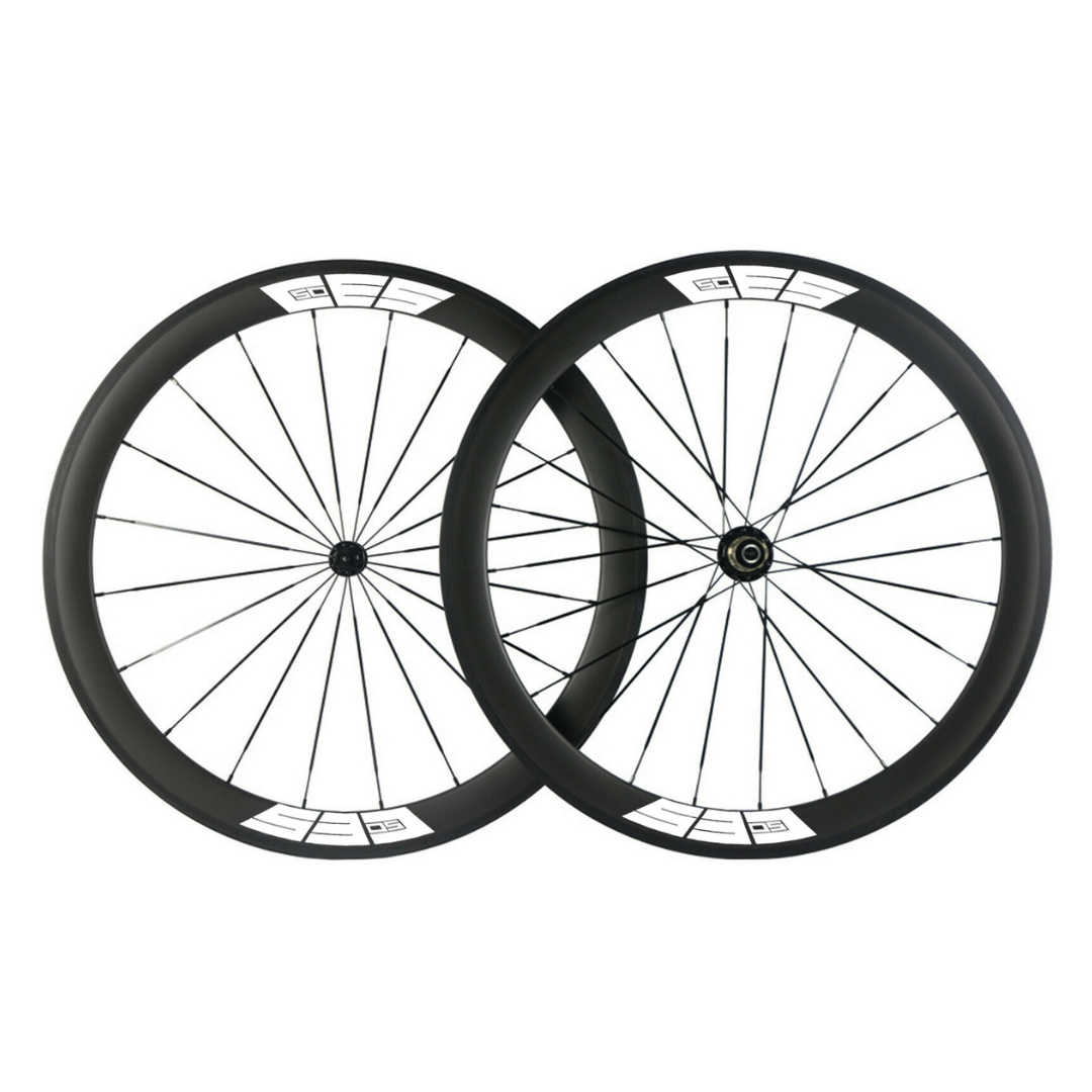 CES Wheels, super fast road cycling and triathlon wheels with smooth hubs and a great look. 700c spoked and ready wheels that make you go faster with great rolling resitance with the correct PSI setup. #roadcycling #triathlon #duathlon #winterriding #discbrake