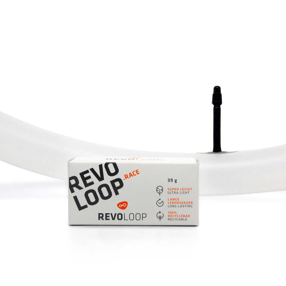 The Race like all of the Revoloop inner tubes are made from a high quality super lightweight TPU (Thermoplastic Polyurethane) which give the tubes their unique latex-like rolling characteristics.
Valve options: The Race is offer in 3 valve lengths to accommodate different rim depths. 40mm – 60mm – 80mm valve stems.
Ultra-Lightweight design: The TPU materials means its incredibly lightweight, the 40mm valve version weighing in at 39g.