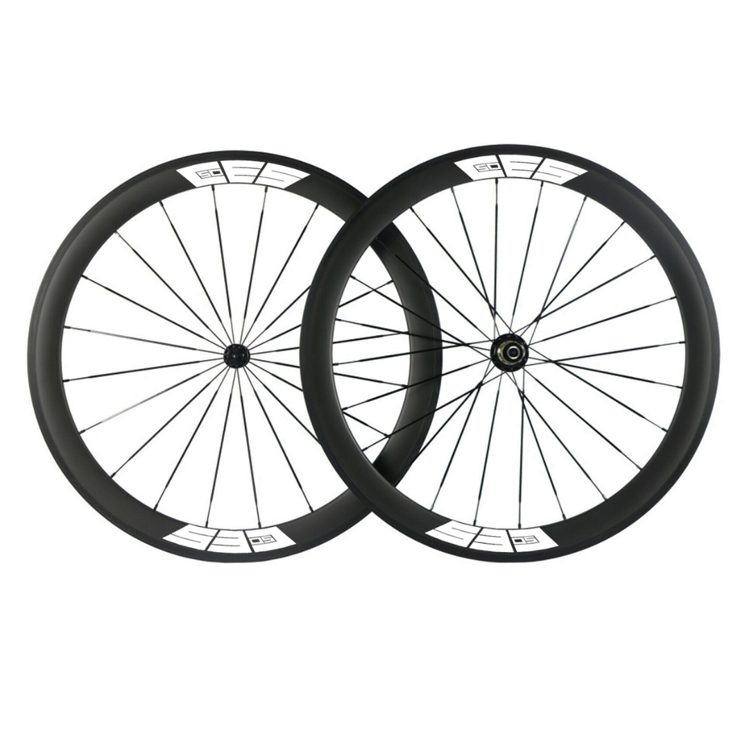CES Wheels, super fast road cycling and triathlon wheels with smooth hubs and a great look. 700c spoked and ready wheels that make you go faster with great rolling resitance with the correct PSI setup. #roadcycling #triathlon #duathlon #winterriding