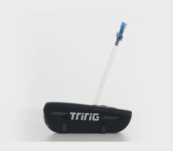 Load video: Video of both colours of Hydra Carbon Aero Bottle