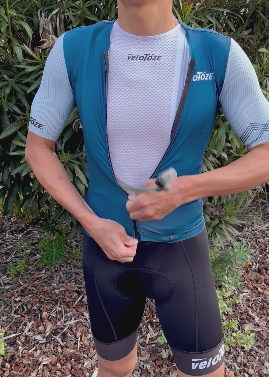 HydroVest with HydraPak DSL 2L Reservoir