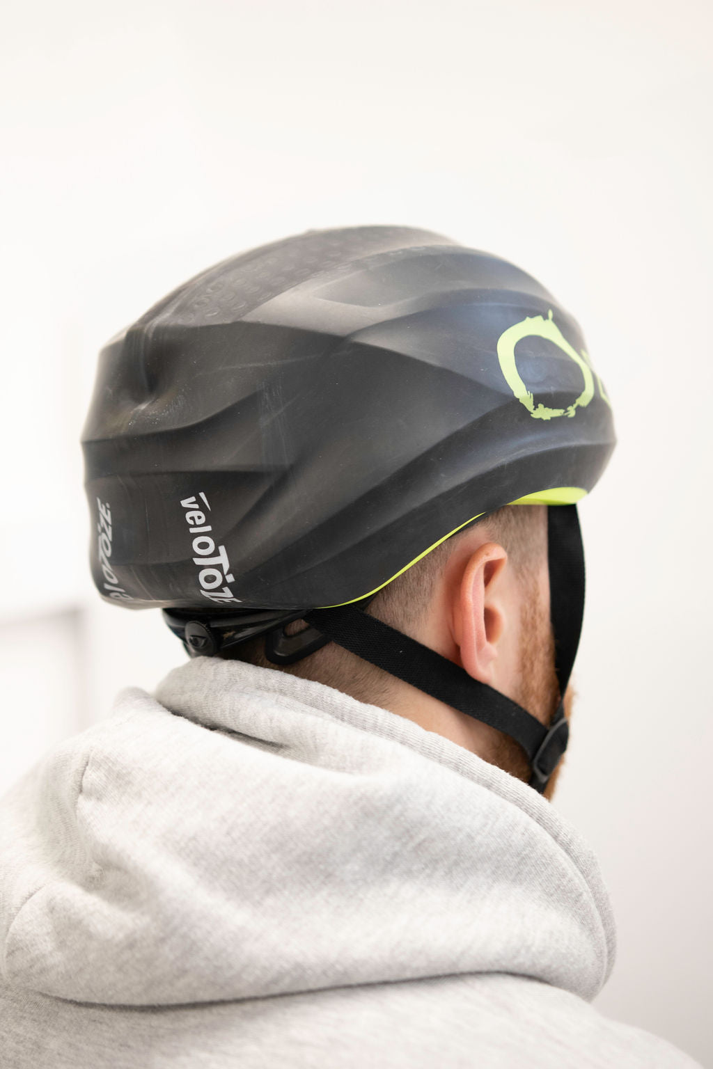 EZ Aero Helmet Cover Turn your road bike helmet into an Aero Helmet and save - 4-6 Watts fully wind tunnel tested at Silverstone Sport Engineering Hub, Please see data on images.  This is the next best thing to buying a TT Helmet.